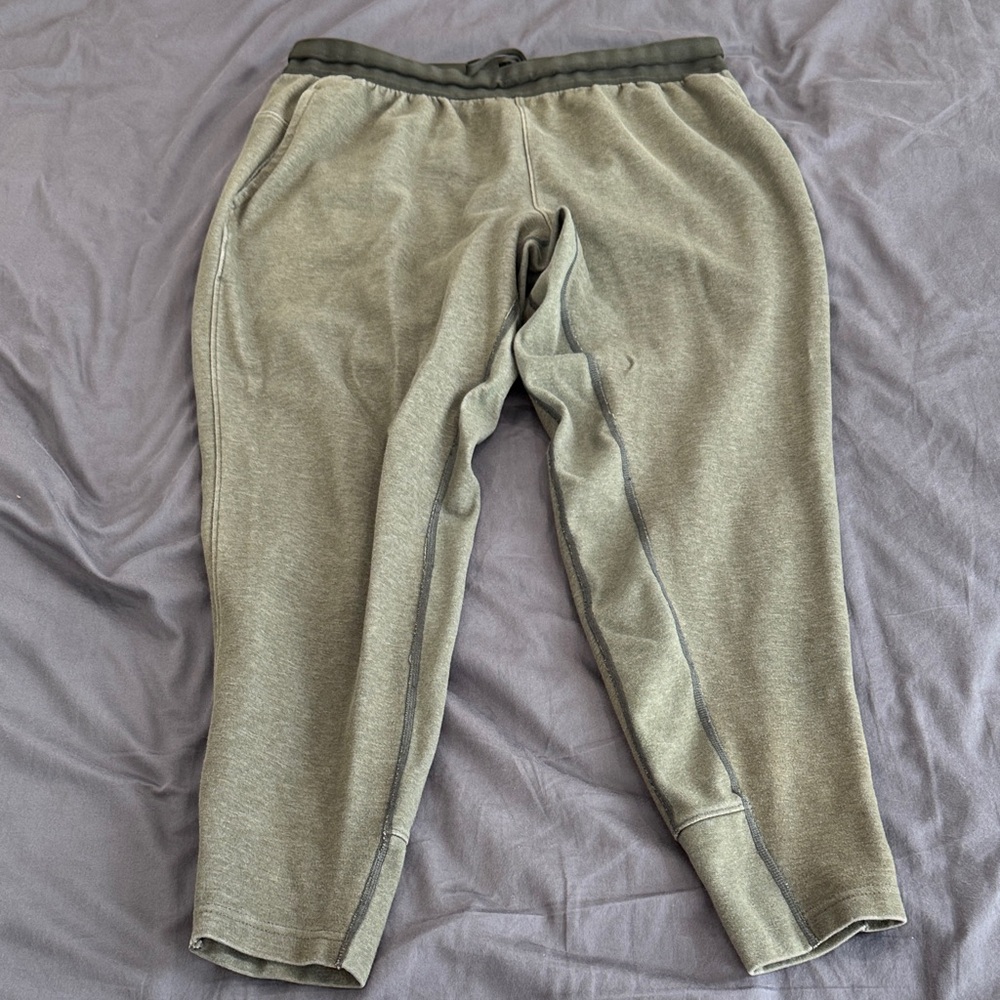 Nike dry fit Men's Olive Jogger Pants
